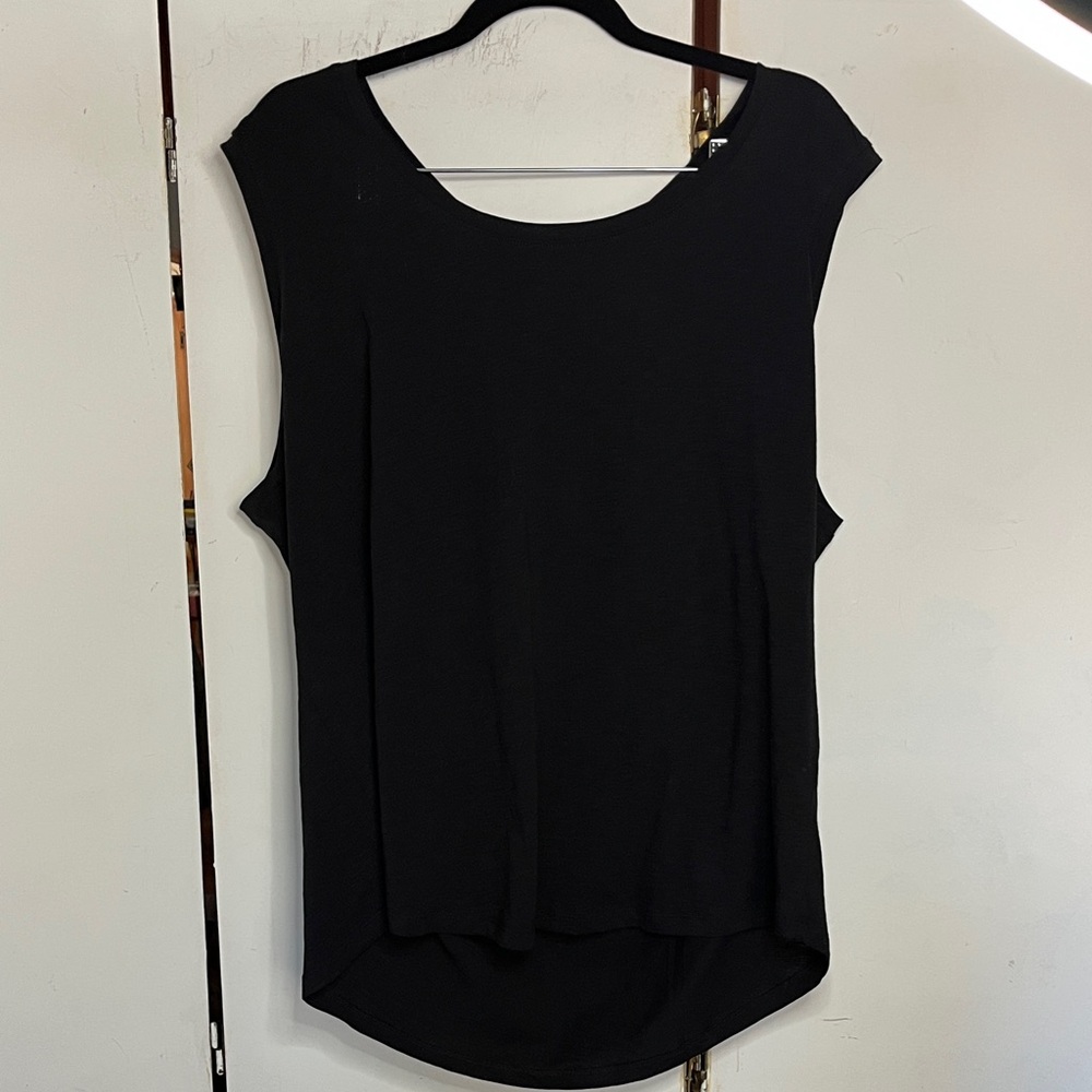 Barefoot Dreams Malibu Collection Black Sleeveless Sub Tee NWT